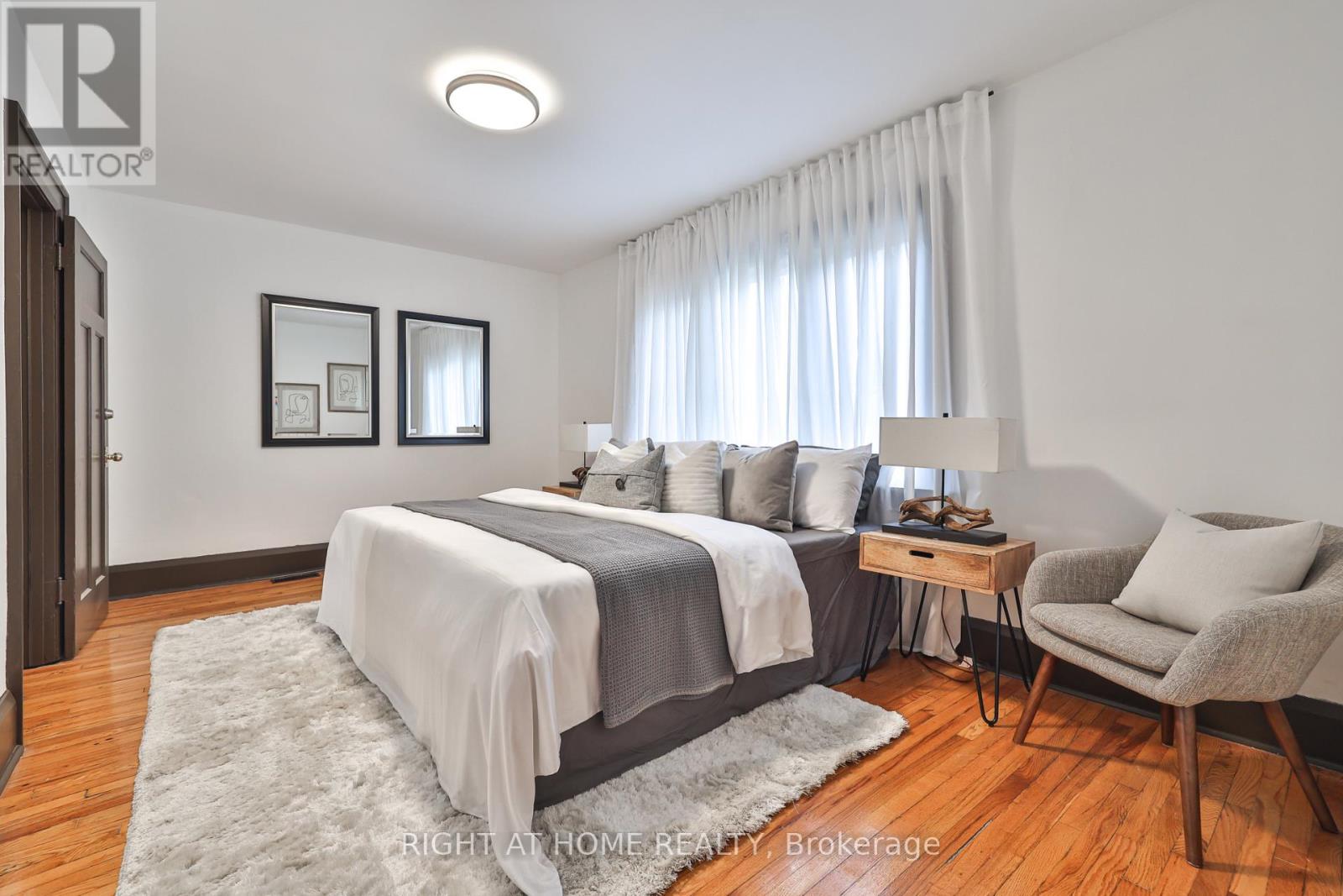 20 Winona Drive, Toronto, Ontario  M6G 3S6 - Photo 21 - C12487721