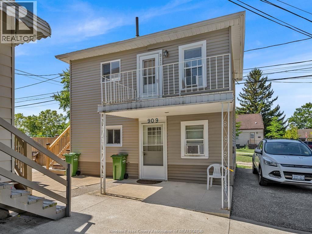 911 ELLROSE AVENUE, Windsor, Ontario