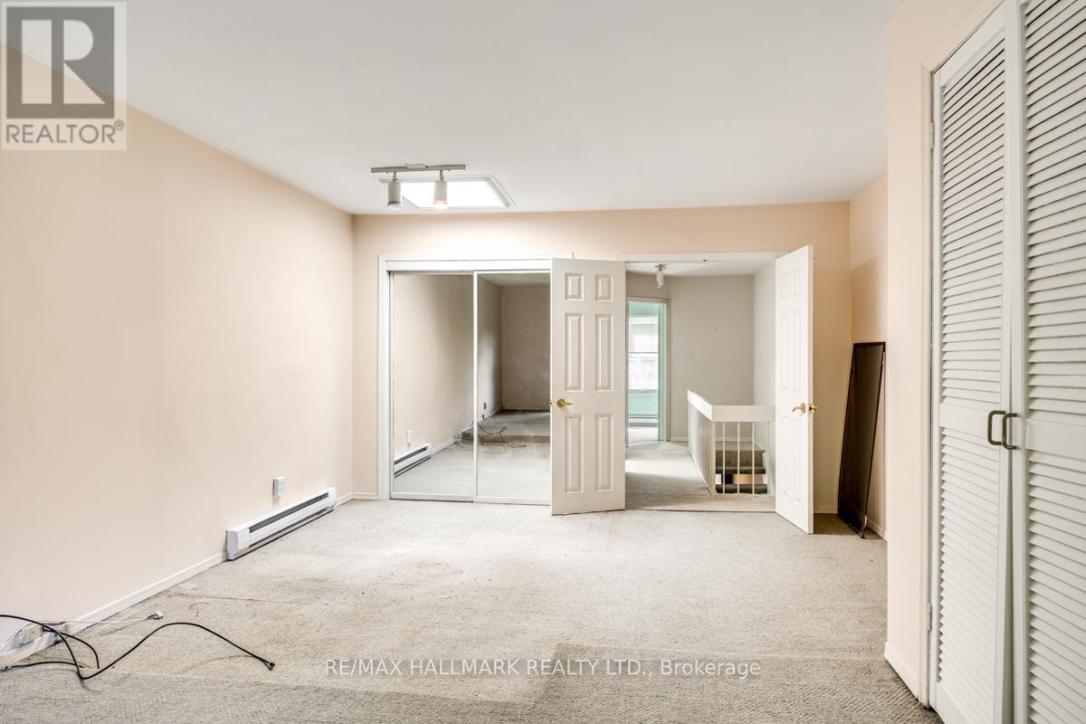 5 Bowmore Road, Toronto, Ontario  M4L 3H6 - Photo 12 - E12487676