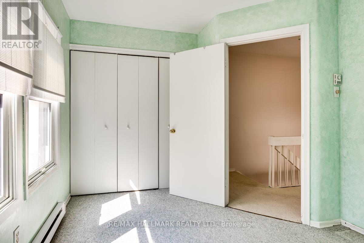 5 Bowmore Road, Toronto, Ontario  M4L 3H6 - Photo 14 - E12487676