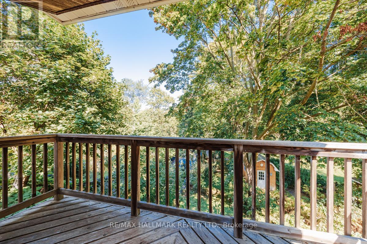 5 Bowmore Road, Toronto, Ontario  M4L 3H6 - Photo 18 - E12487676