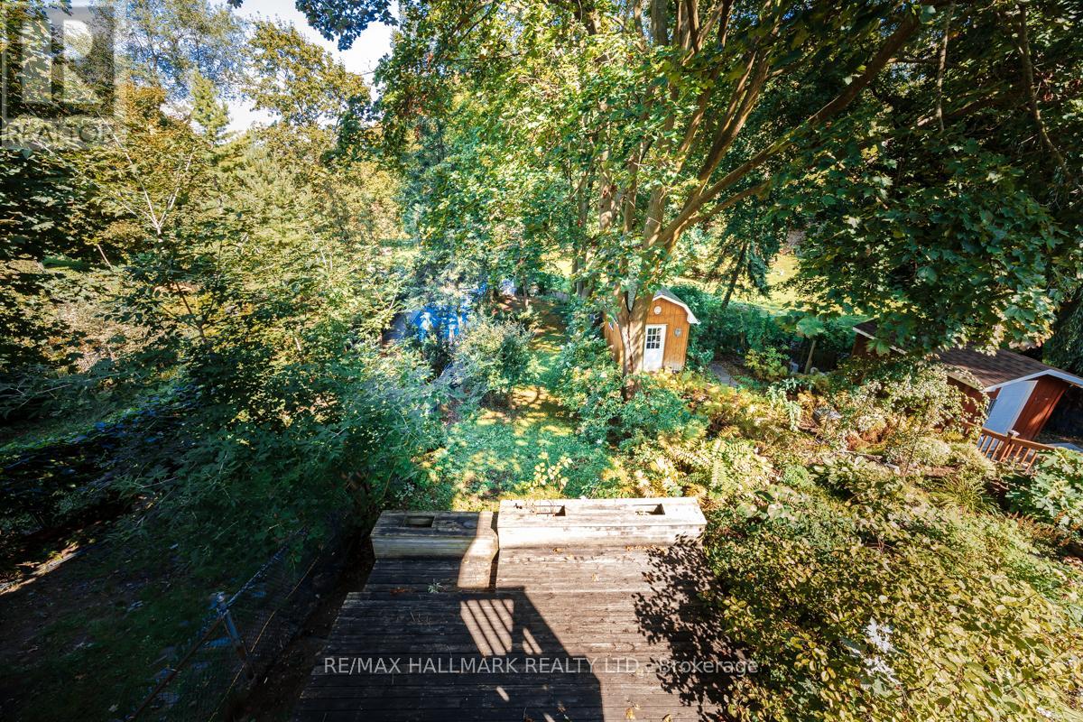 5 Bowmore Road, Toronto, Ontario  M4L 3H6 - Photo 19 - E12487676