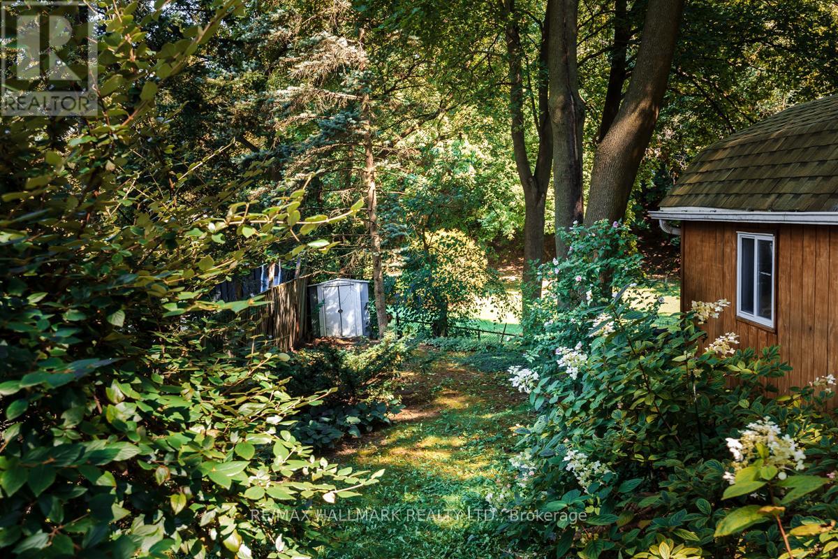 5 Bowmore Road, Toronto, Ontario  M4L 3H6 - Photo 22 - E12487676