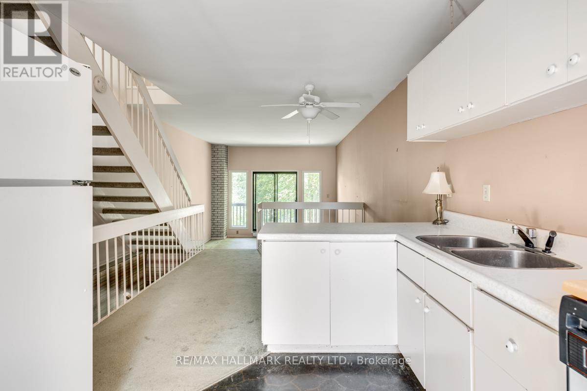 5 Bowmore Road, Toronto, Ontario  M4L 3H6 - Photo 4 - E12487676