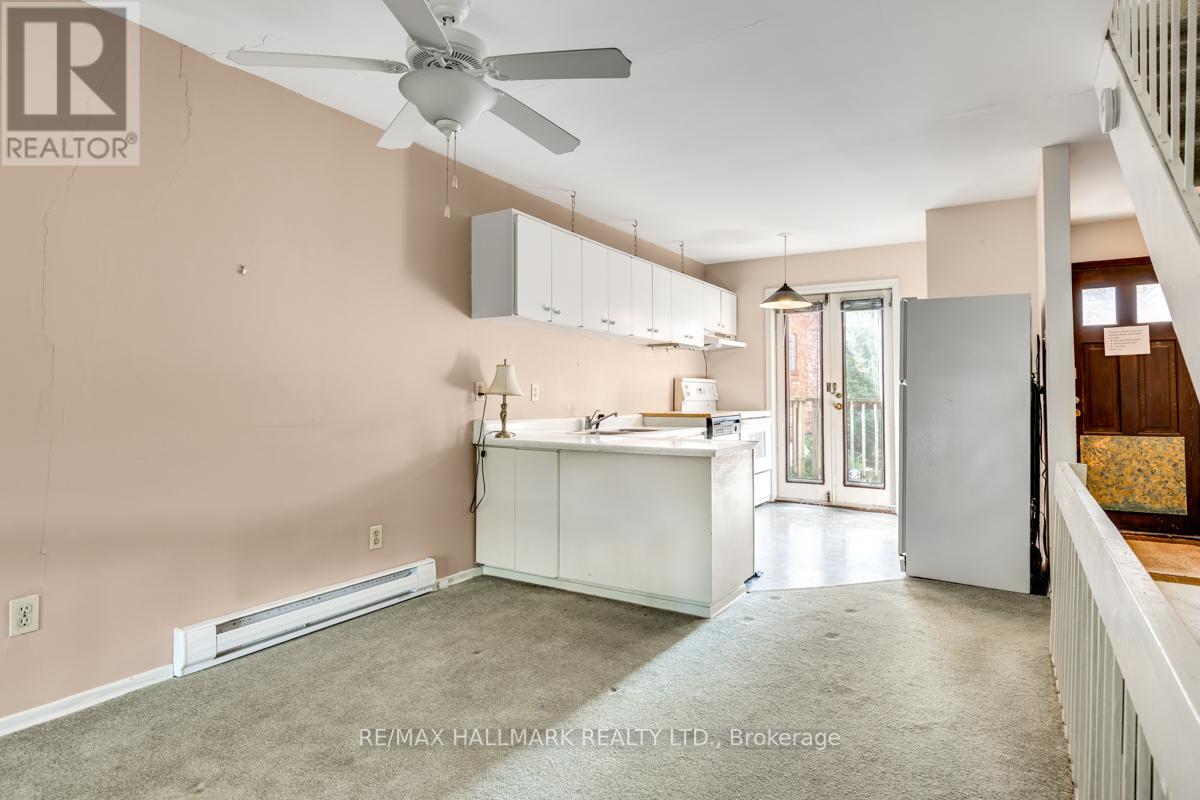 5 Bowmore Road, Toronto, Ontario  M4L 3H6 - Photo 8 - E12487676