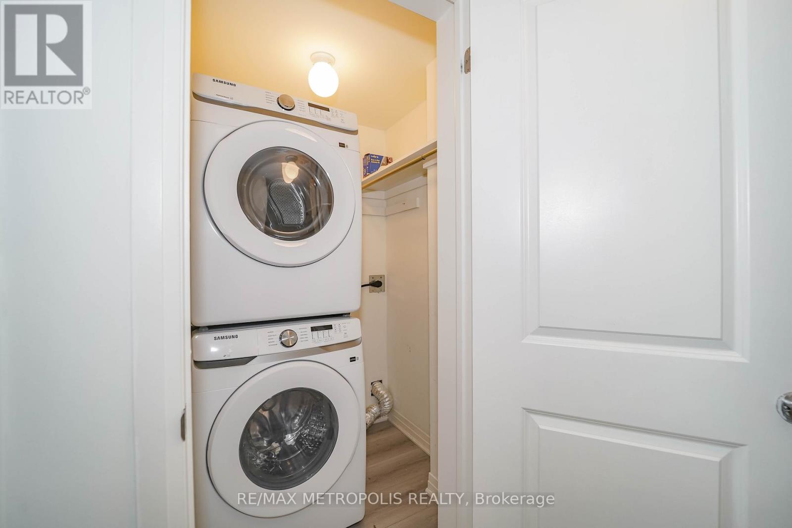 11 Yacht Drive, Clarington, Ontario  L1C 4B1 - Photo 2 - E12487694