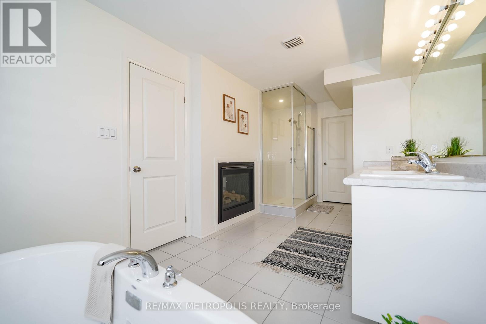 11 Yacht Drive, Clarington, Ontario  L1C 4B1 - Photo 30 - E12487694