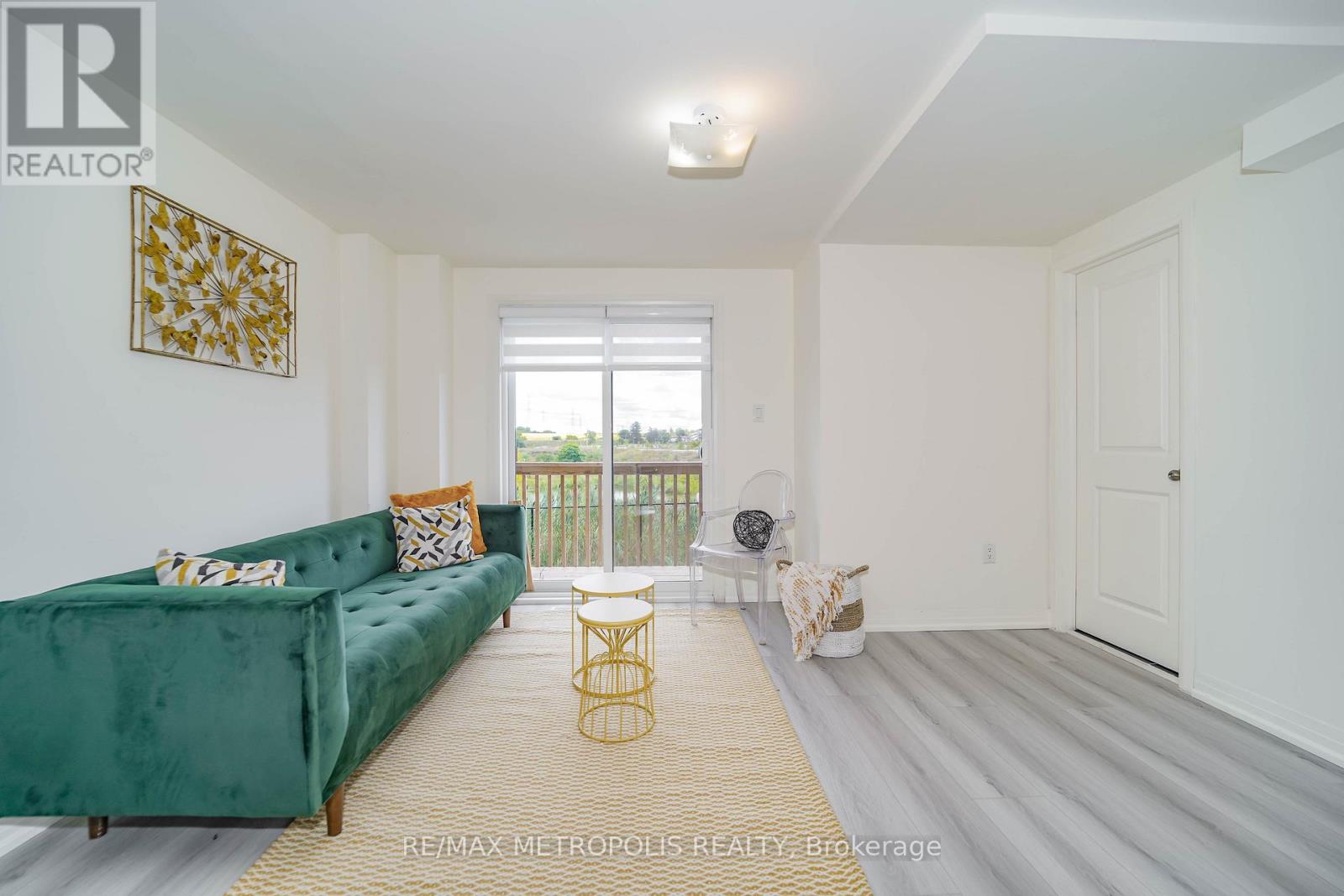 11 Yacht Drive, Clarington, Ontario  L1C 4B1 - Photo 4 - E12487694