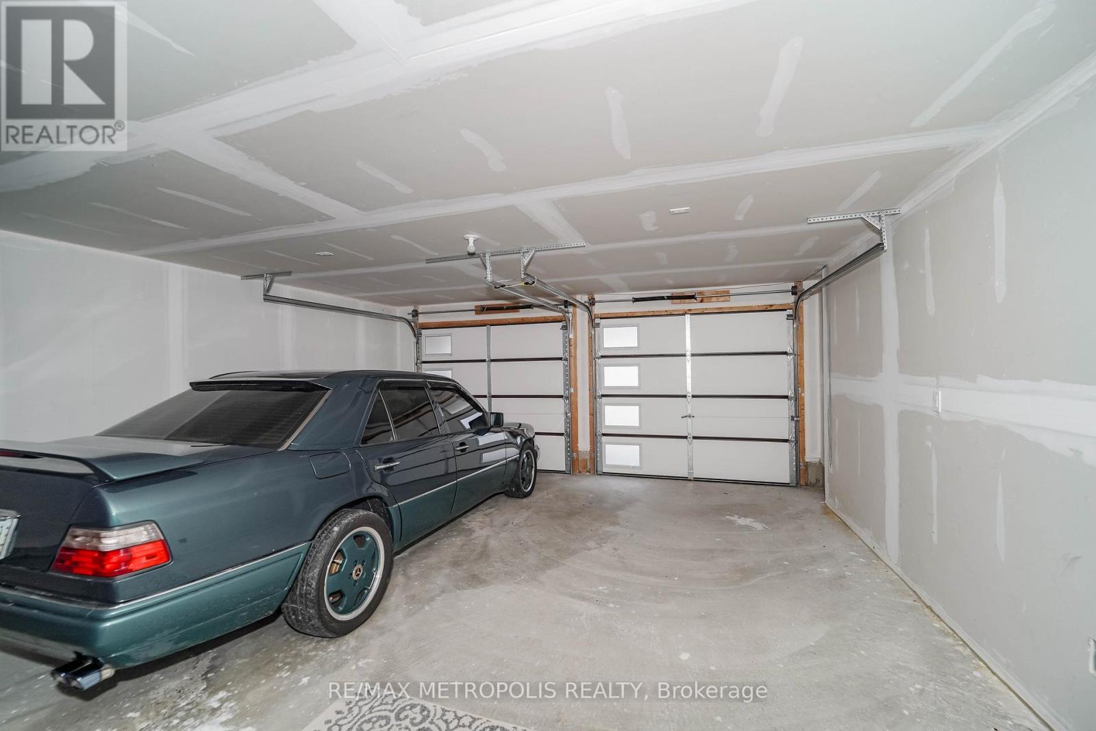 11 Yacht Drive, Clarington, Ontario  L1C 4B1 - Photo 9 - E12487694