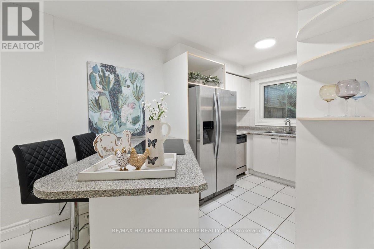 1238 Charlotte Circle, Pickering, Ontario  L1V 3P8 - Photo 7 - E12487716