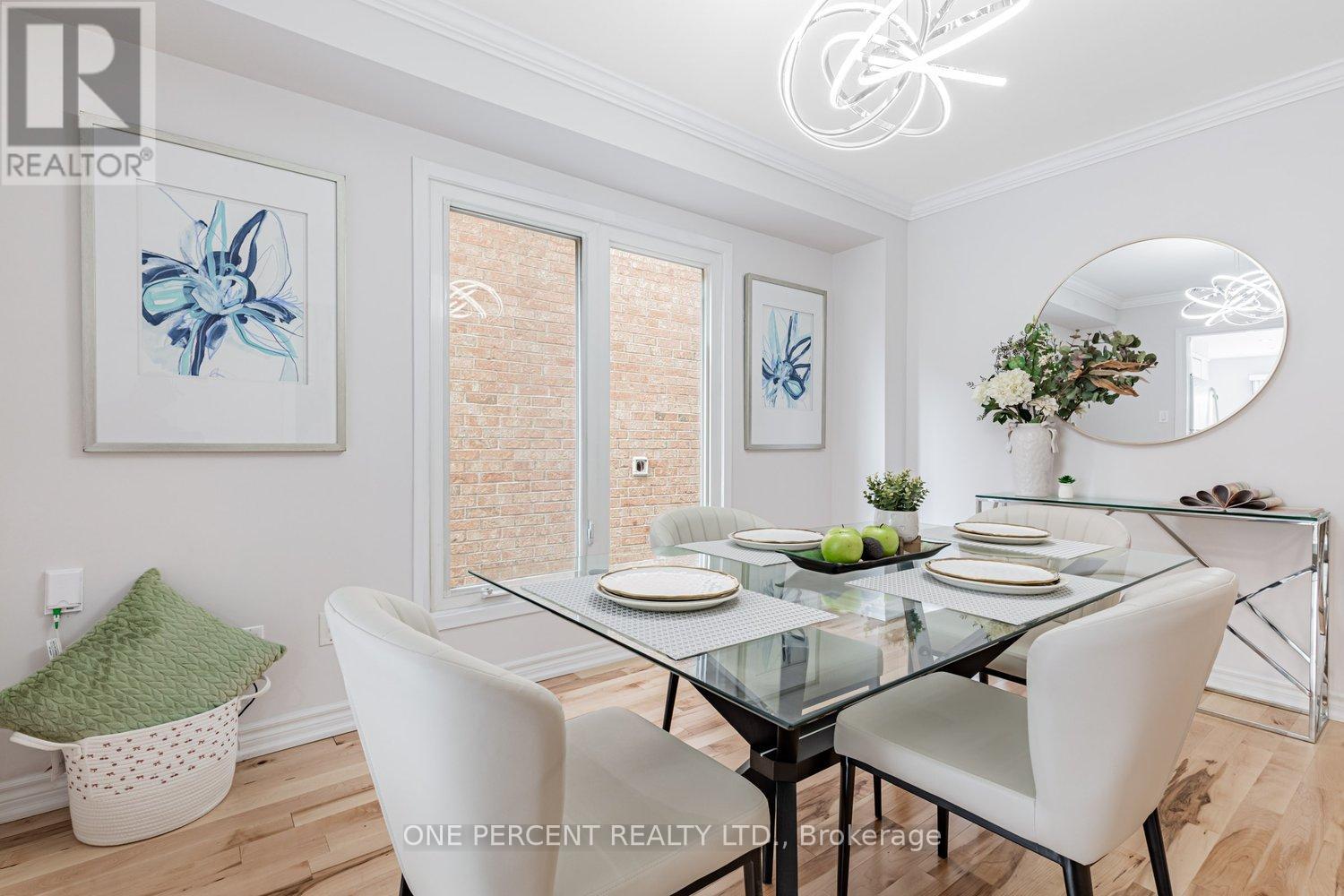 37 Lansbury Court, Vaughan, Ontario  L4J 5K1 - Photo 11 - N12487679