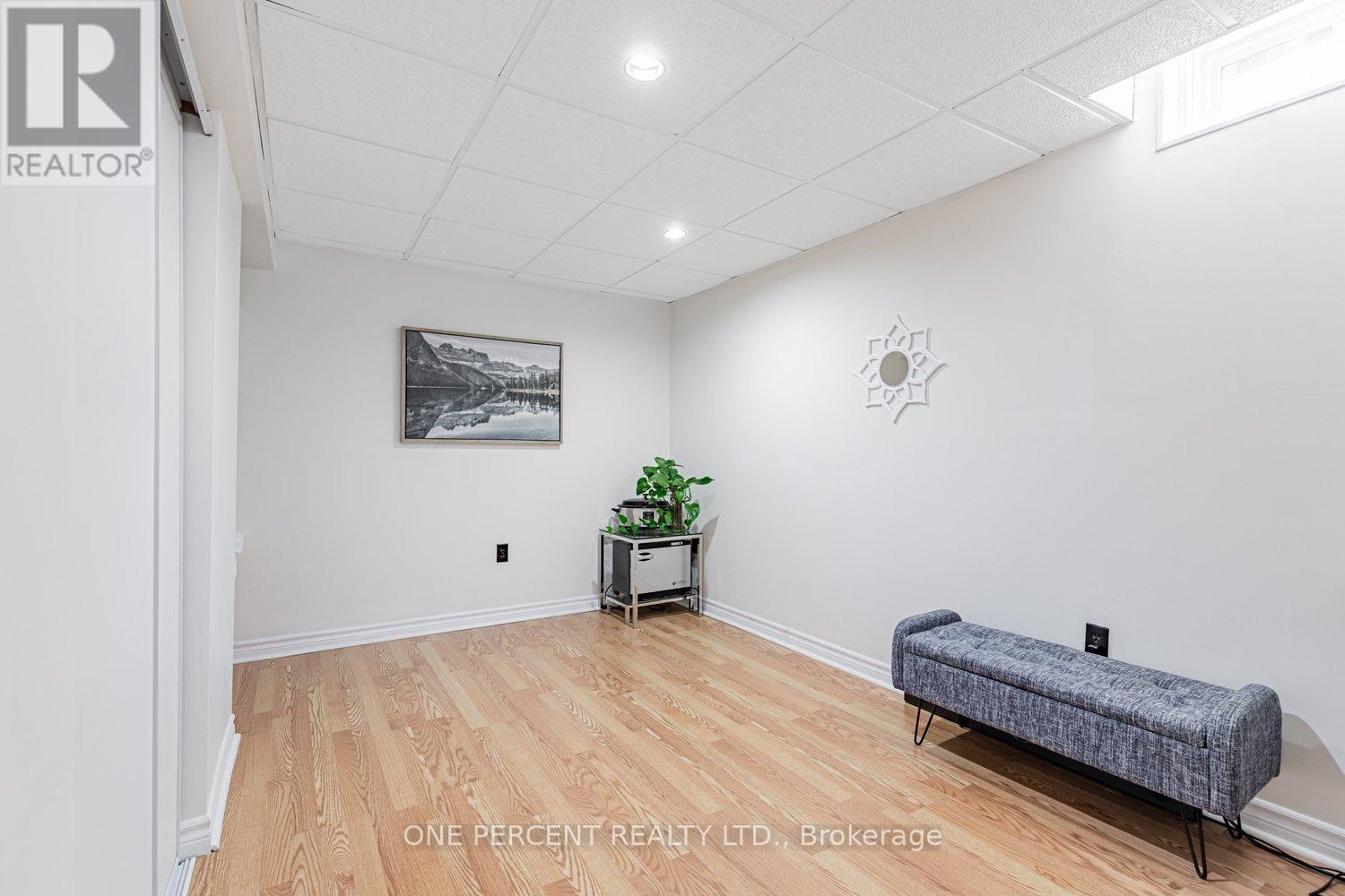 37 Lansbury Court, Vaughan, Ontario  L4J 5K1 - Photo 32 - N12487679