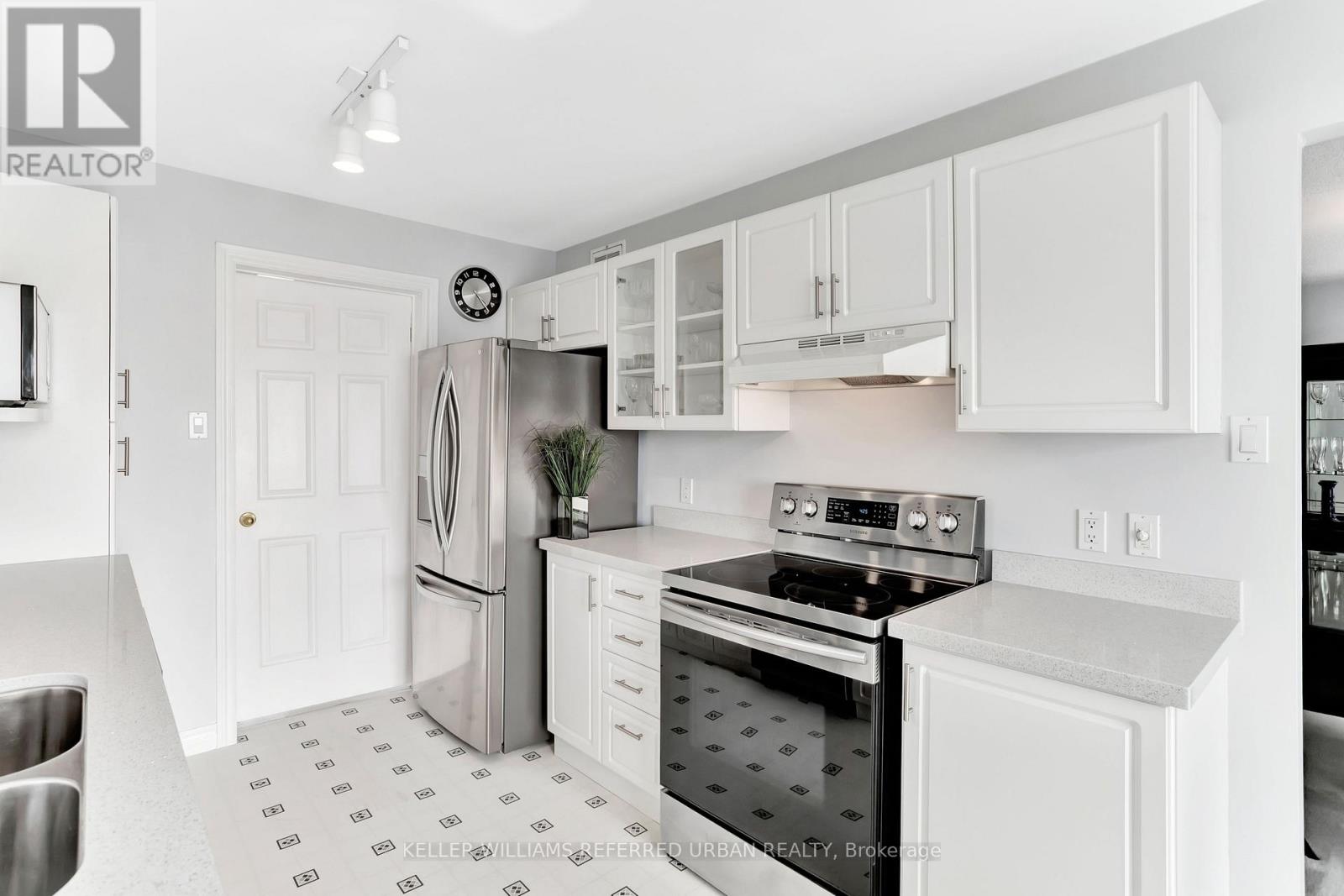 259 Pleasant Boulevard, Georgina, Ontario  L4P 2S7 - Photo 16 - N12487713