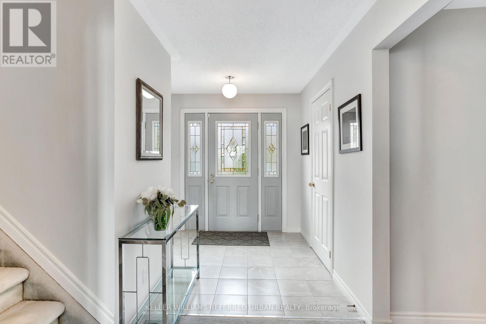 259 Pleasant Boulevard, Georgina, Ontario  L4P 2S7 - Photo 5 - N12487713