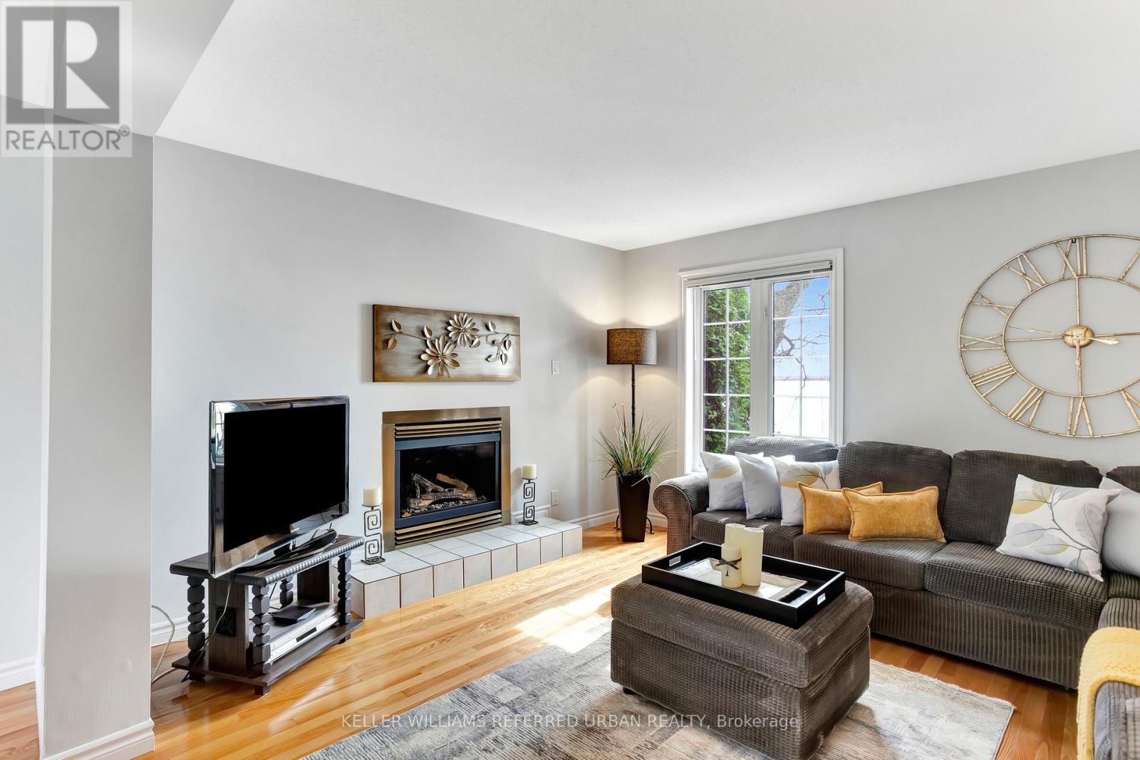 259 Pleasant Boulevard, Georgina, Ontario  L4P 2S7 - Photo 8 - N12487713