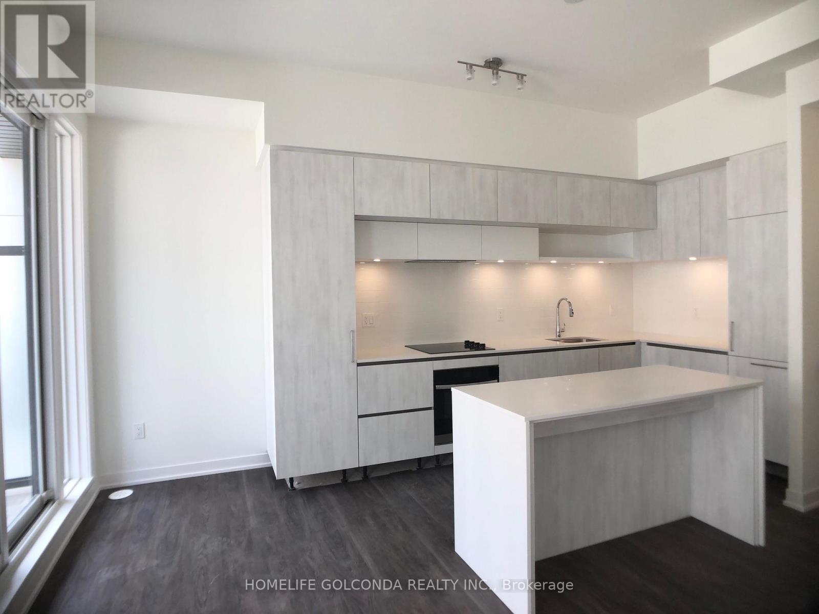 1121 - 12 David Eyer Road, Richmond Hill, Ontario  L4S 0N4 - Photo 2 - N12487732