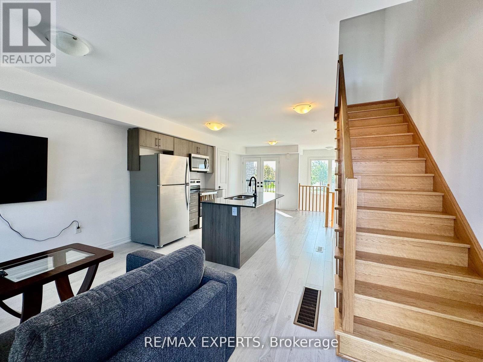 67 Fairlane Avenue, Barrie (Painswick South), Ontario  L9J 0N1 - Photo 13 - S12487733