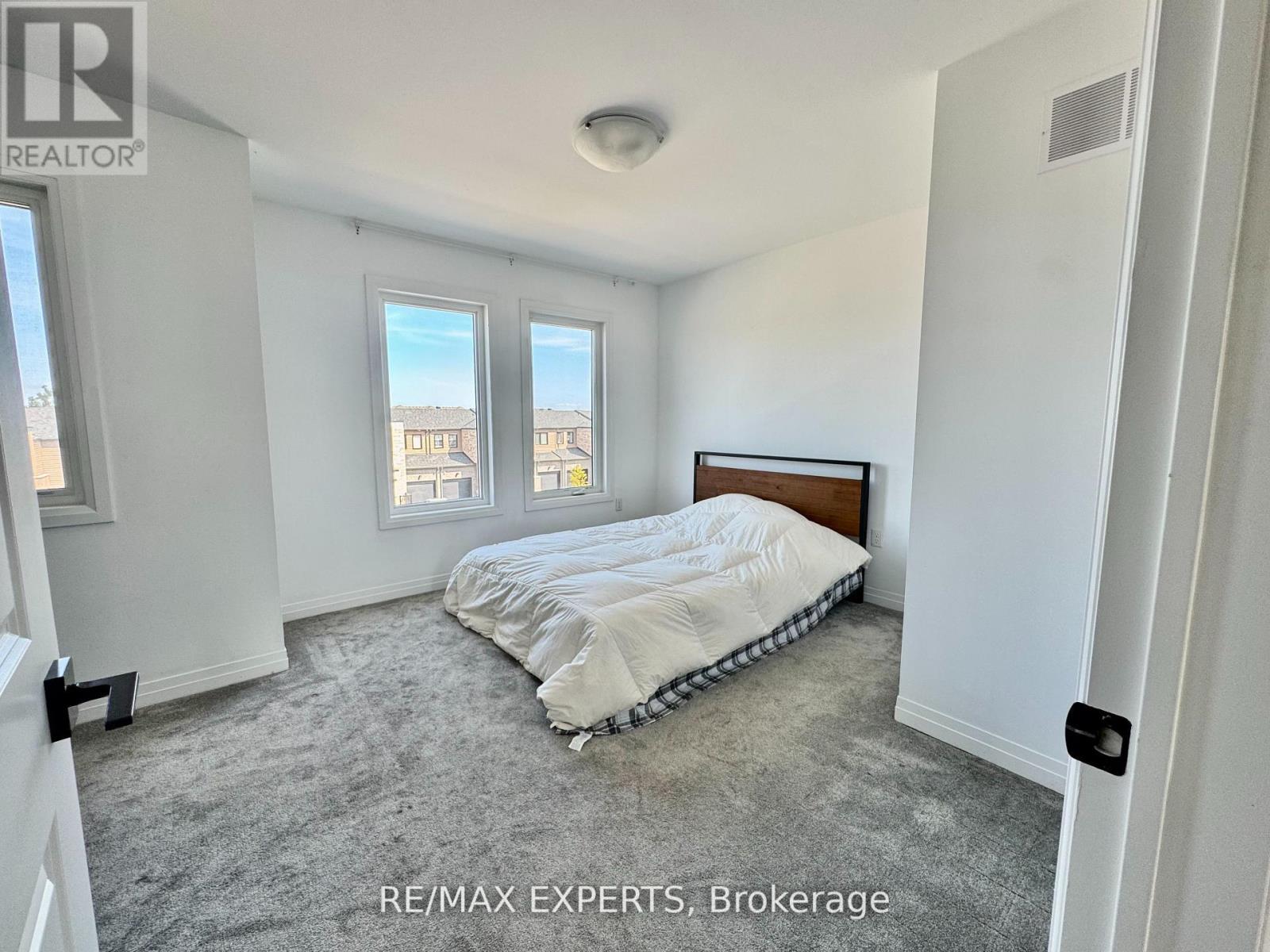 67 Fairlane Avenue, Barrie (Painswick South), Ontario  L9J 0N1 - Photo 18 - S12487733