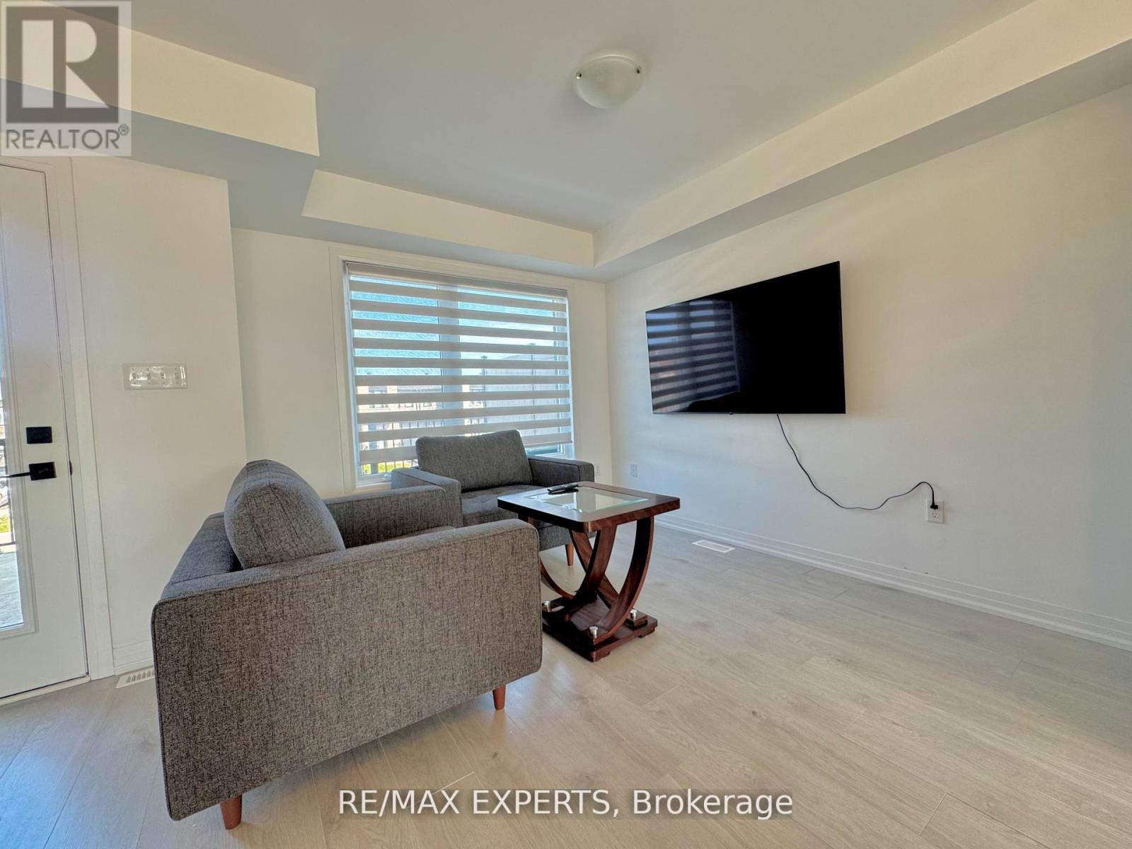 67 Fairlane Avenue, Barrie (Painswick South), Ontario  L9J 0N1 - Photo 9 - S12487733