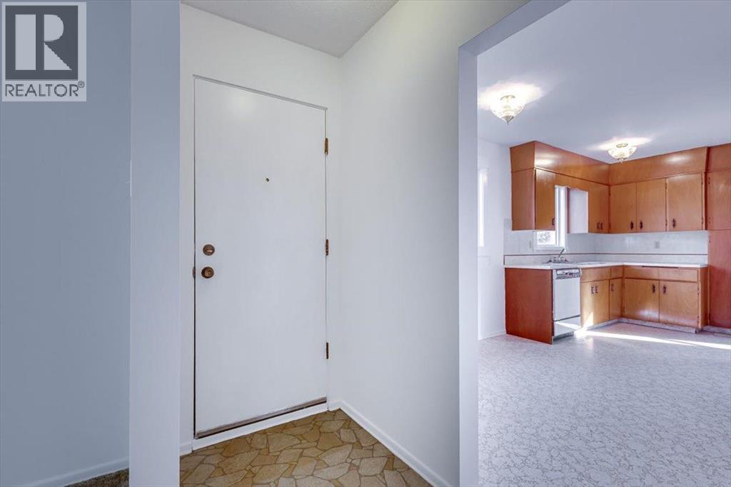 23 Spencer Street, Red Deer, Alberta  T4N 0B1 - Photo 4 - A2265300