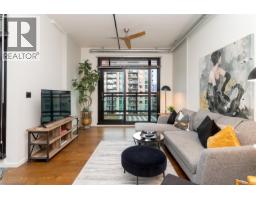 531 1029 View St JukeBox