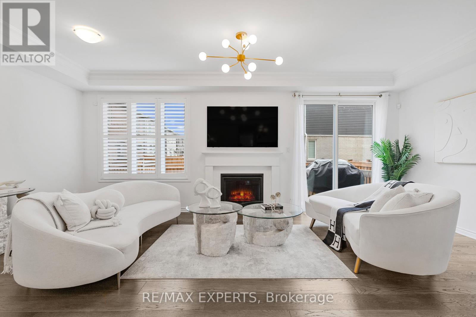 1358 Lobelia Crescent, Milton, Ontario  L9E 1X5 - Photo 2 - W12487682