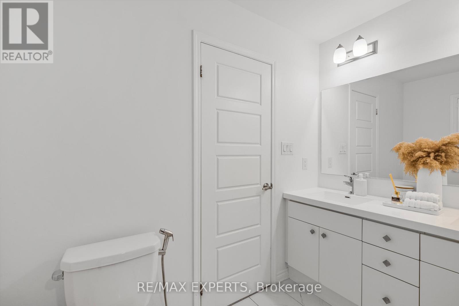 1358 Lobelia Crescent, Milton, Ontario  L9E 1X5 - Photo 22 - W12487682