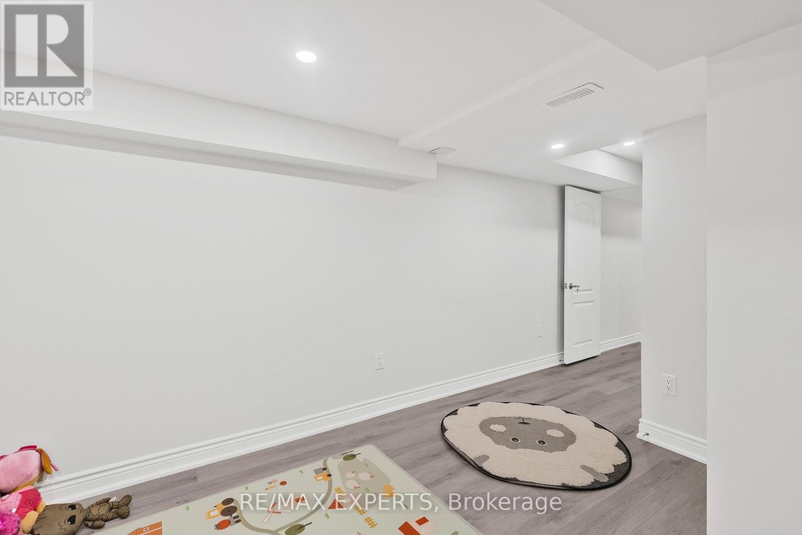 1358 Lobelia Crescent, Milton, Ontario  L9E 1X5 - Photo 37 - W12487682