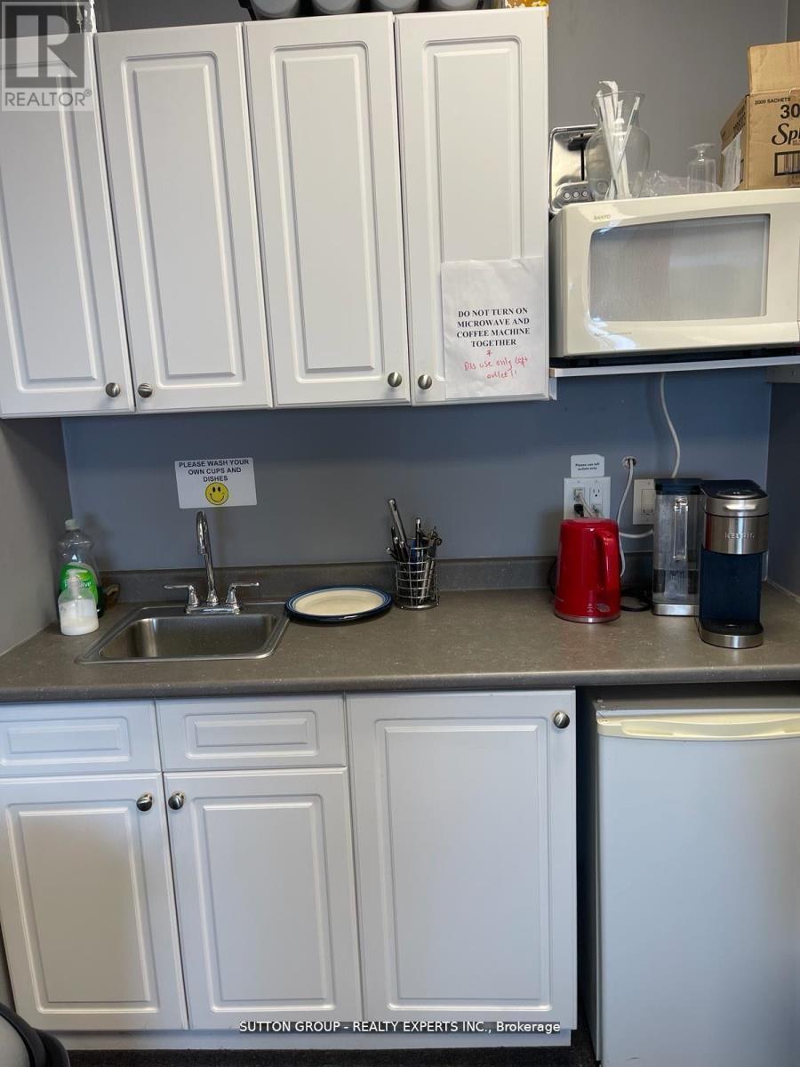 400 (Rm-2) - 60 Gillingham Drive, Brampton, Ontario  L6X 0Z9 - Photo 7 - W12487686