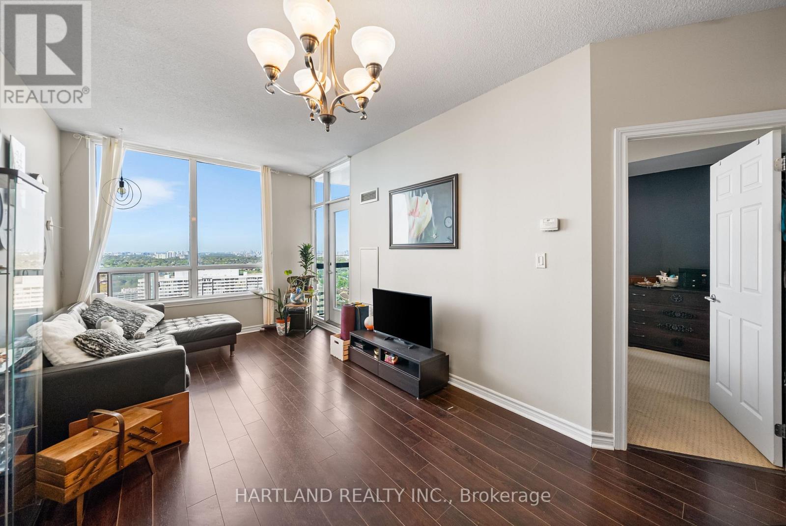 2701 - 3504 Hurontario Street, Mississauga, Ontario  L5B 0B9 - Photo 13 - W12487702