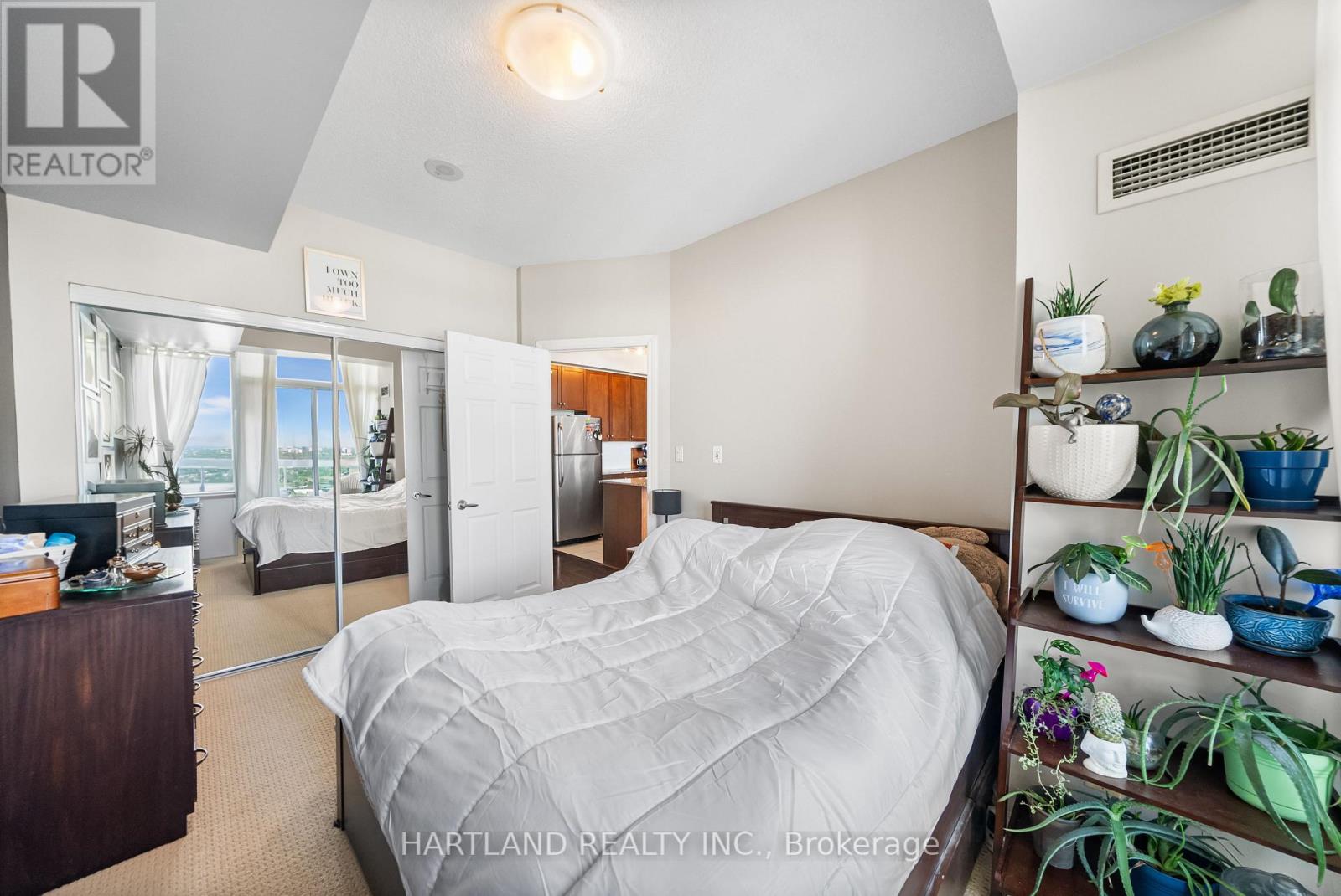 2701 - 3504 Hurontario Street, Mississauga, Ontario  L5B 0B9 - Photo 21 - W12487702