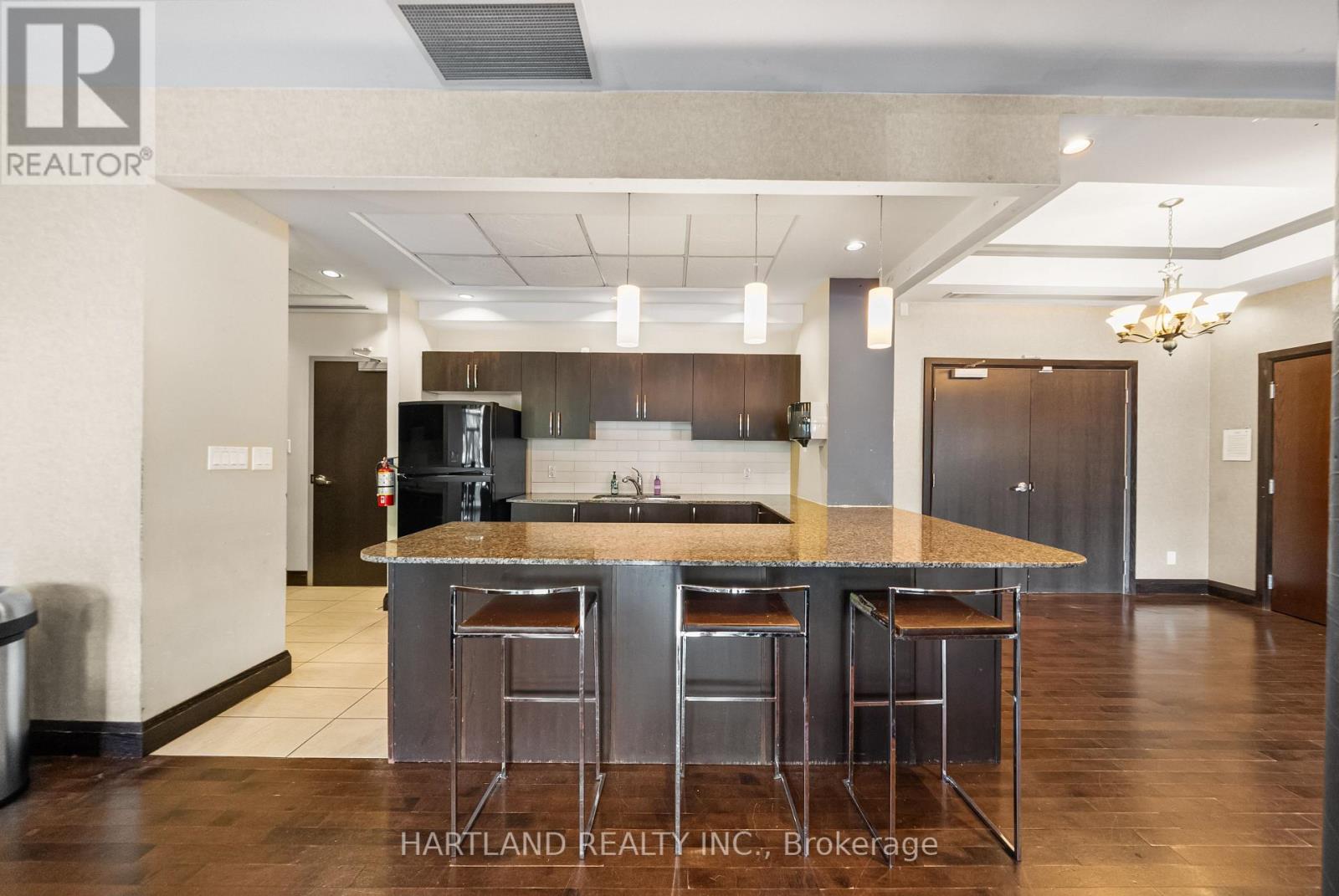 2701 - 3504 Hurontario Street, Mississauga, Ontario  L5B 0B9 - Photo 36 - W12487702