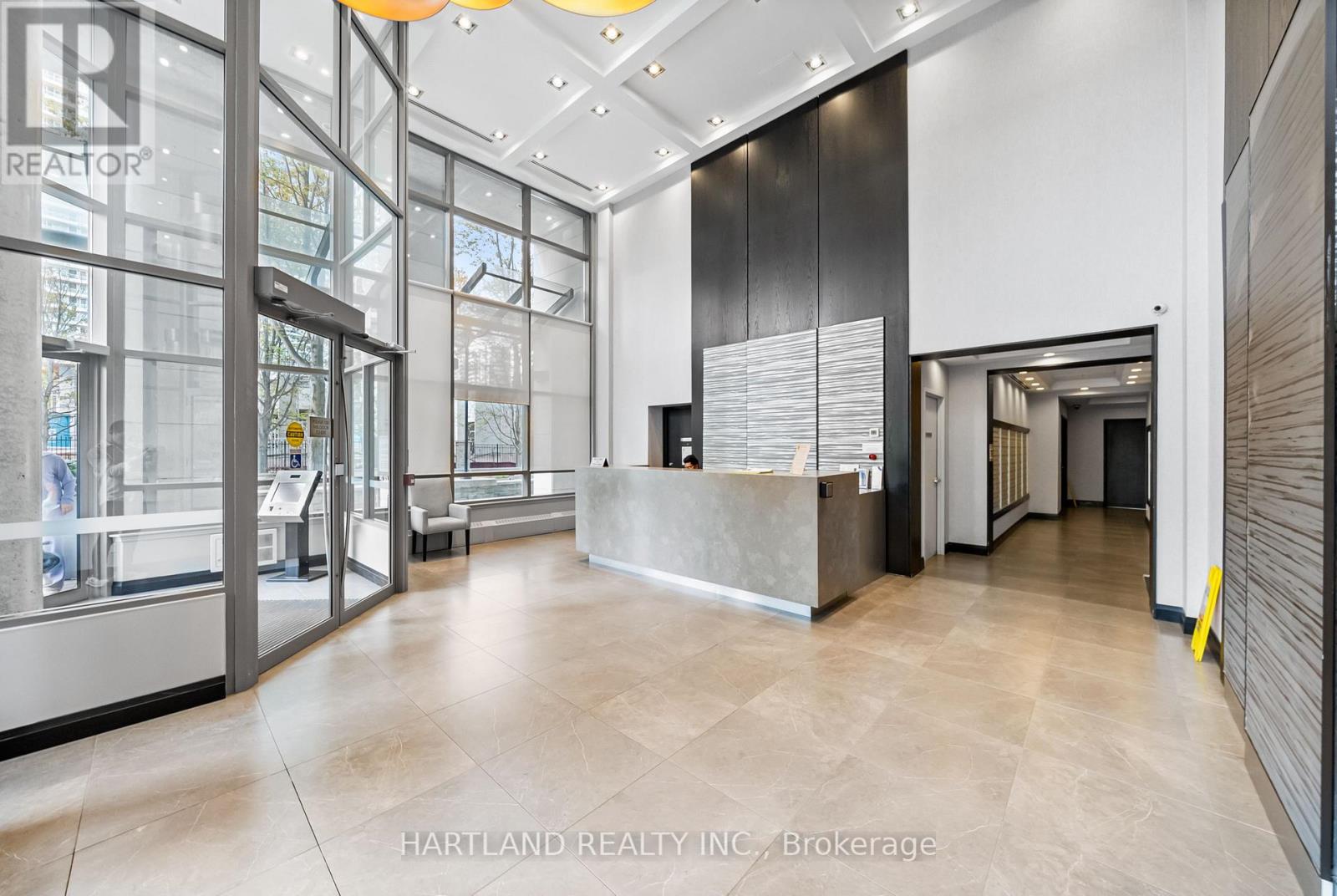 2701 - 3504 Hurontario Street, Mississauga, Ontario  L5B 0B9 - Photo 4 - W12487702