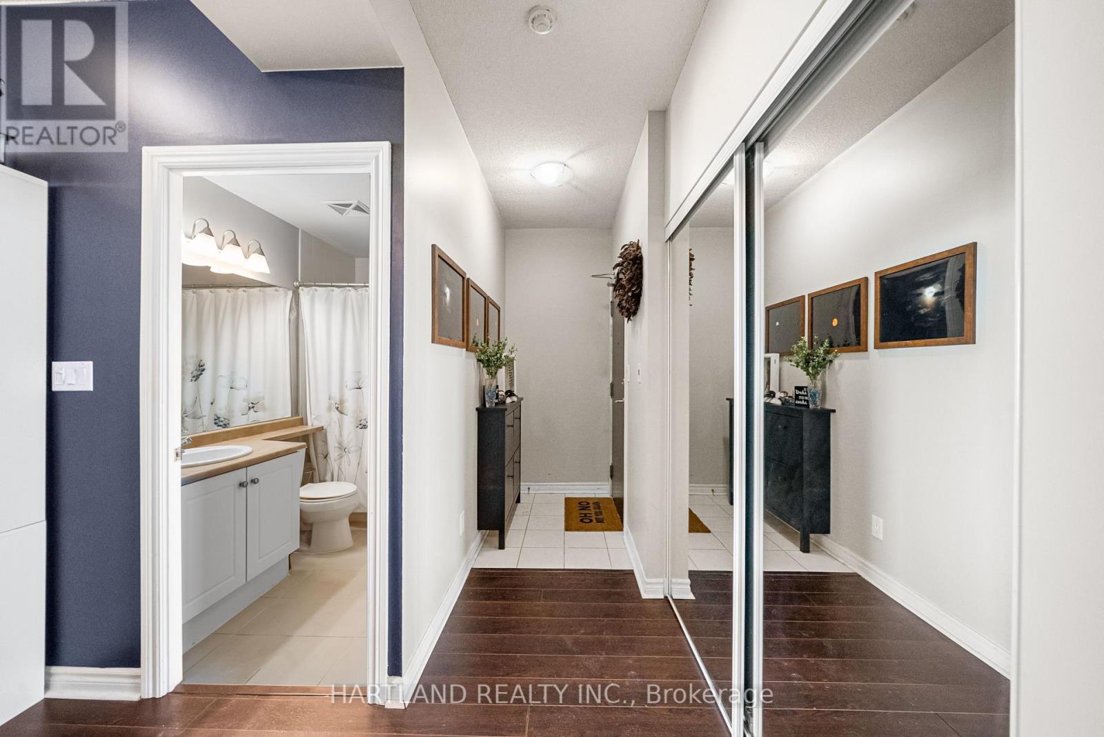 2701 - 3504 Hurontario Street, Mississauga, Ontario  L5B 0B9 - Photo 5 - W12487702