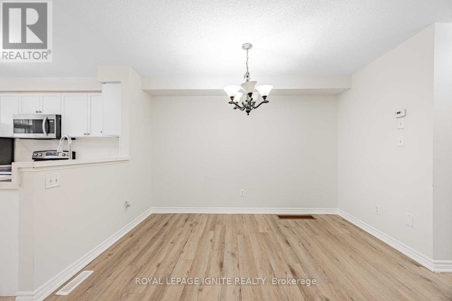 3356 Redpath Circle, Mississauga, Ontario  L5N 8R2 - Photo 6 - W12487714