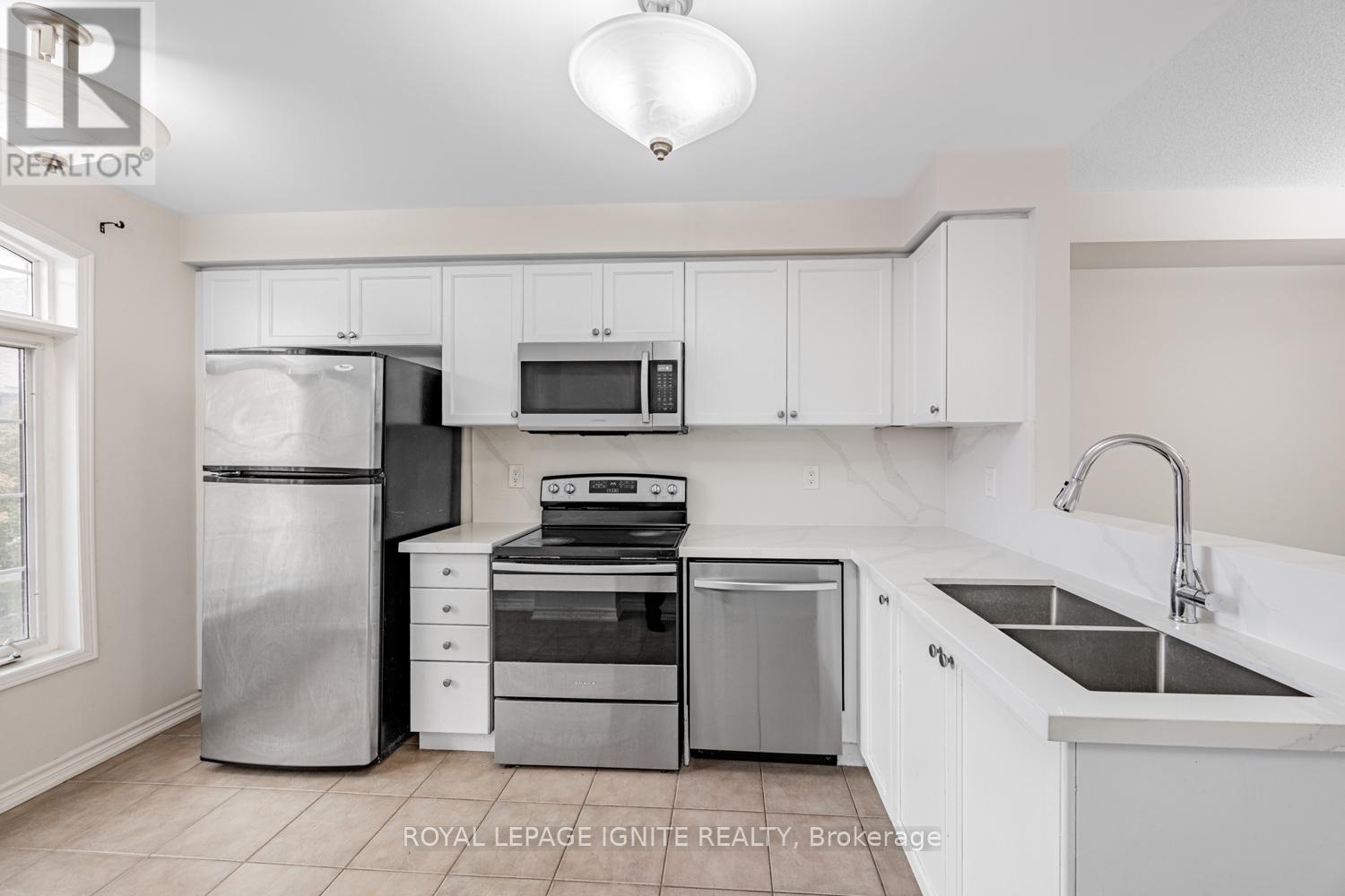 3356 Redpath Circle, Mississauga, Ontario  L5N 8R2 - Photo 8 - W12487714