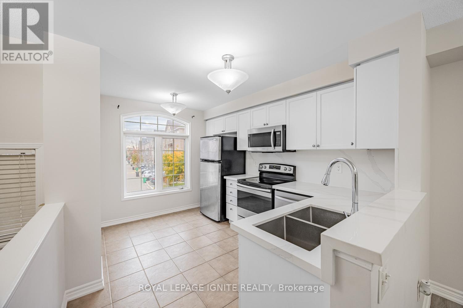 3356 Redpath Circle, Mississauga, Ontario  L5N 8R2 - Photo 9 - W12487714