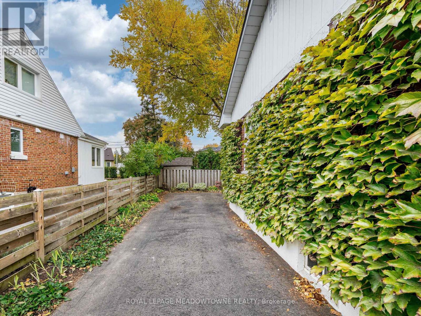 20 Erlesmere Avenue, Brampton, Ontario  L6W 2T5 - Photo 39 - W12487723