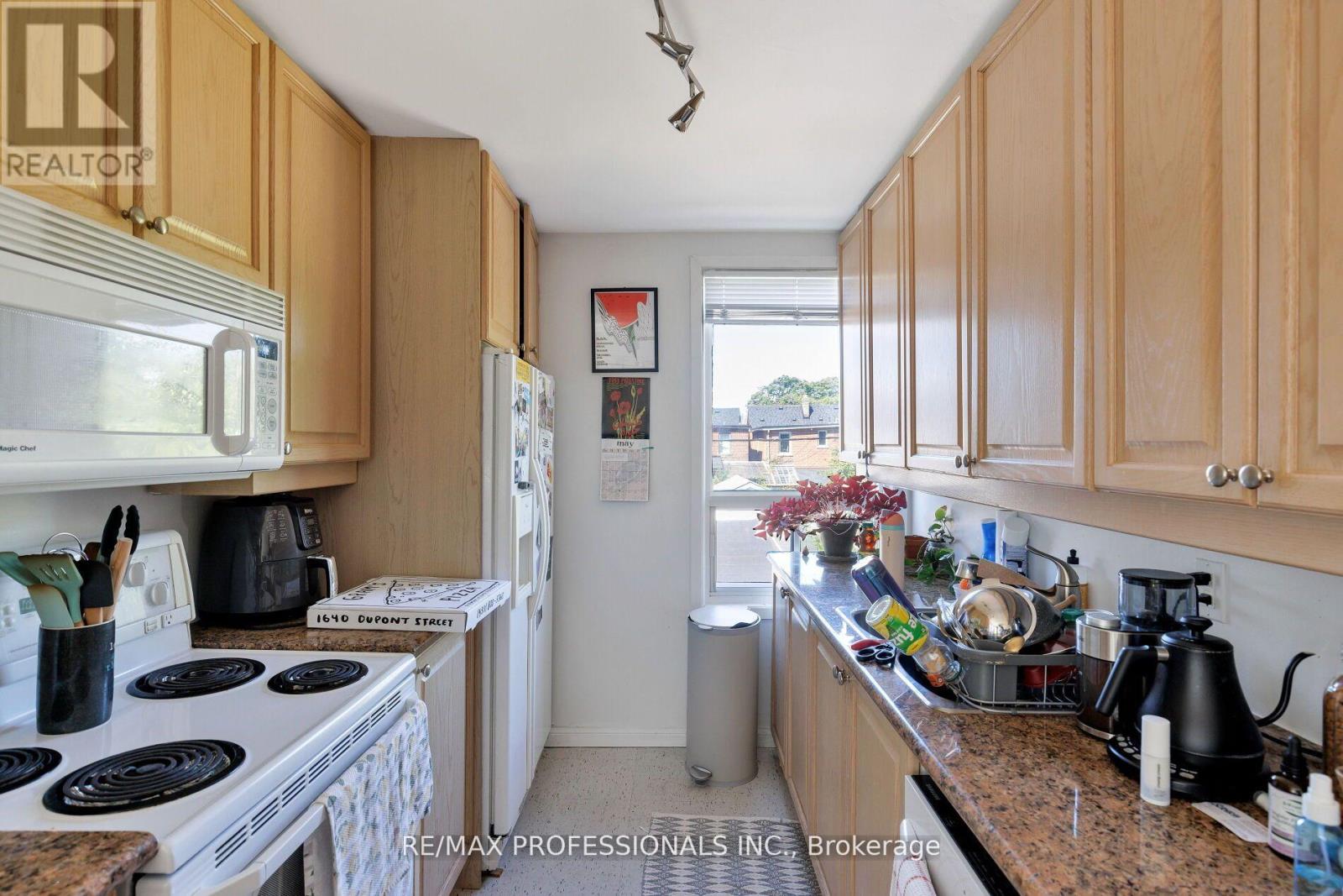 176 Symington Avenue, Toronto, Ontario  M6P 3W6 - Photo 21 - W12487724