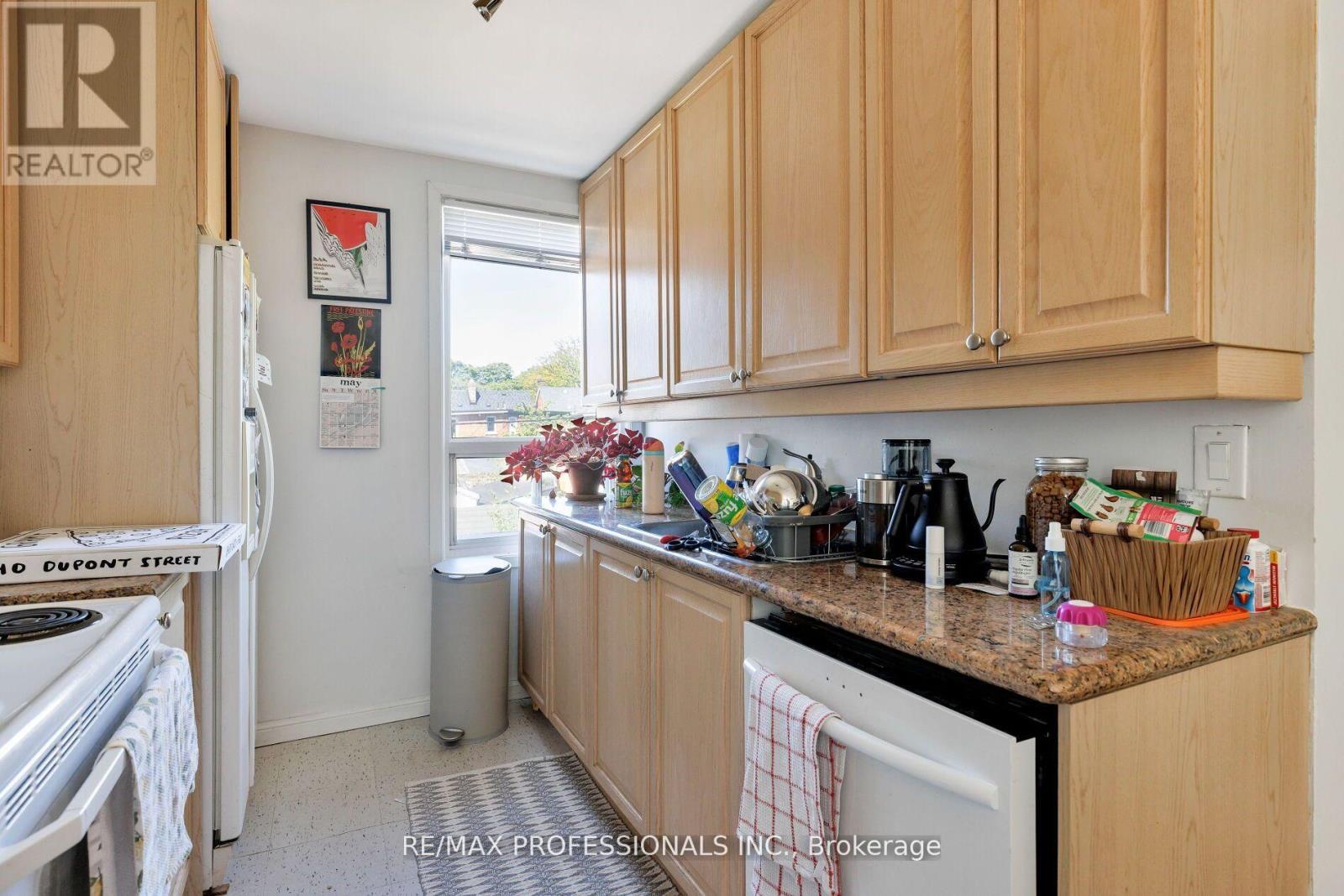 176 Symington Avenue, Toronto, Ontario  M6P 3W6 - Photo 22 - W12487724