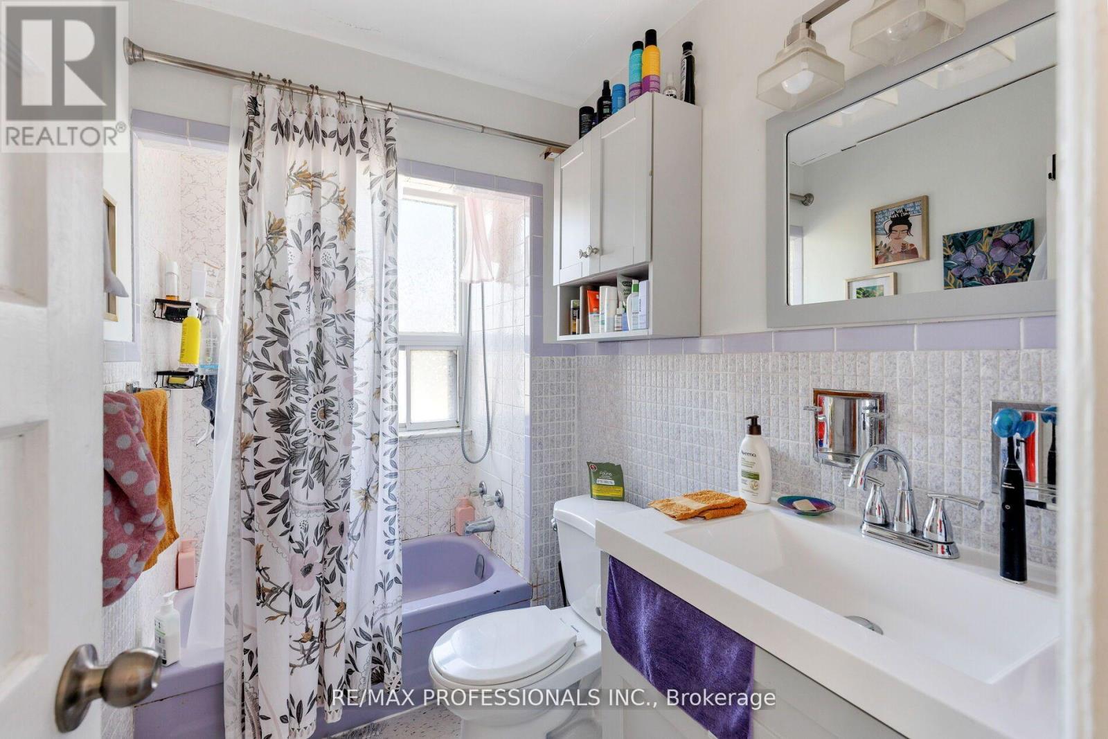 176 Symington Avenue, Toronto, Ontario  M6P 3W6 - Photo 23 - W12487724