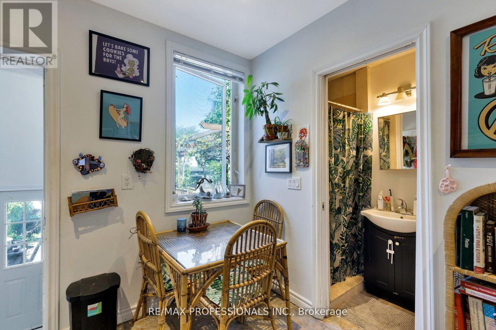 176 Symington Avenue, Toronto, Ontario  M6P 3W6 - Photo 4 - W12487724