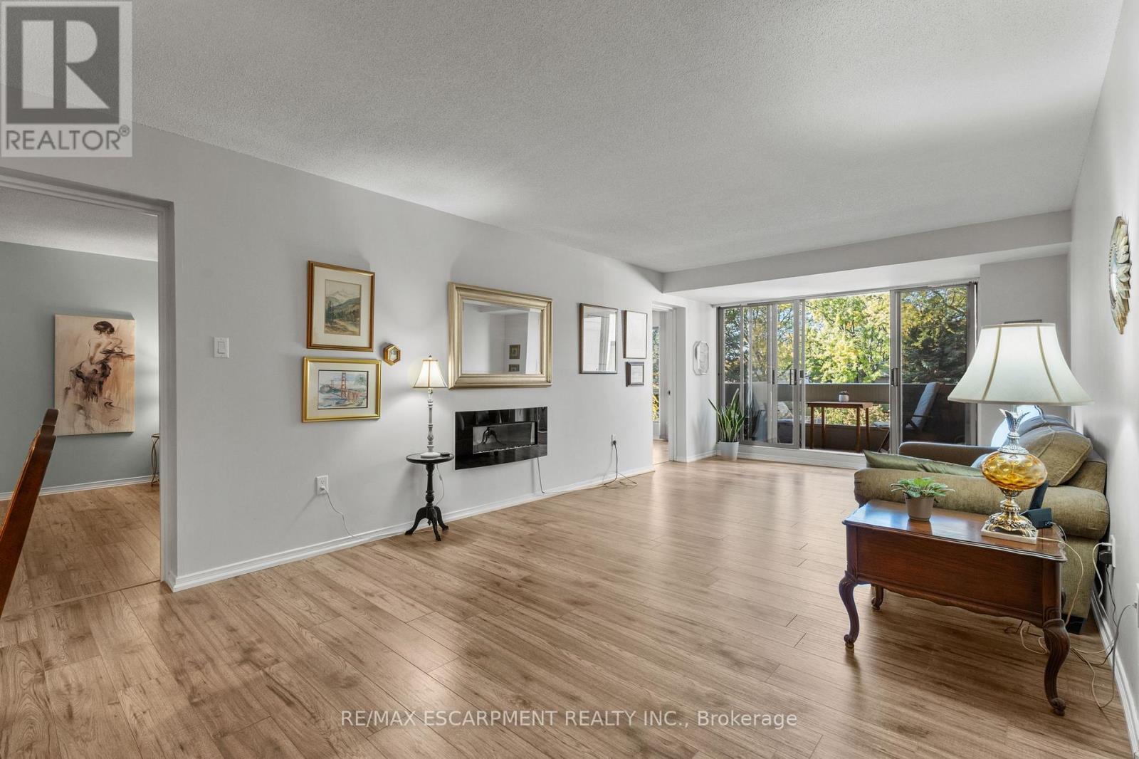 302 - 1201 North Shore Boulevard E, Burlington, Ontario  L7S 1Z5 - Photo 10 - W12487729