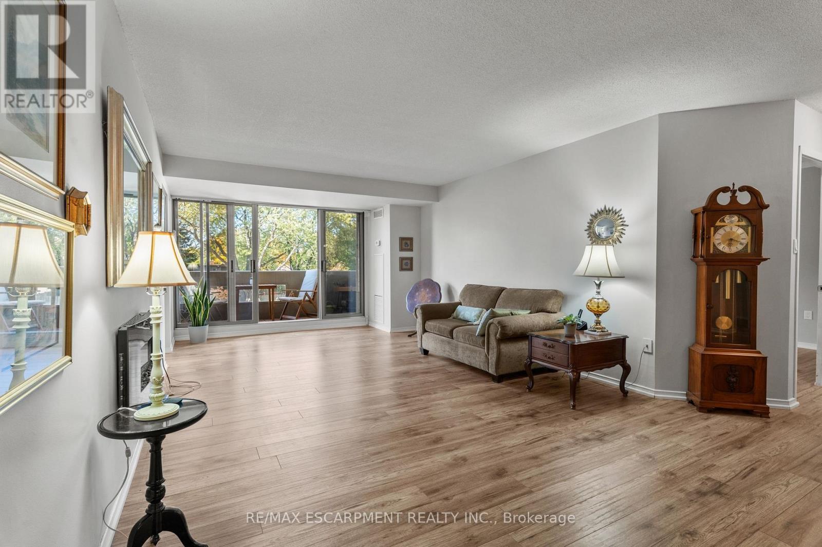 302 - 1201 North Shore Boulevard E, Burlington, Ontario  L7S 1Z5 - Photo 12 - W12487729