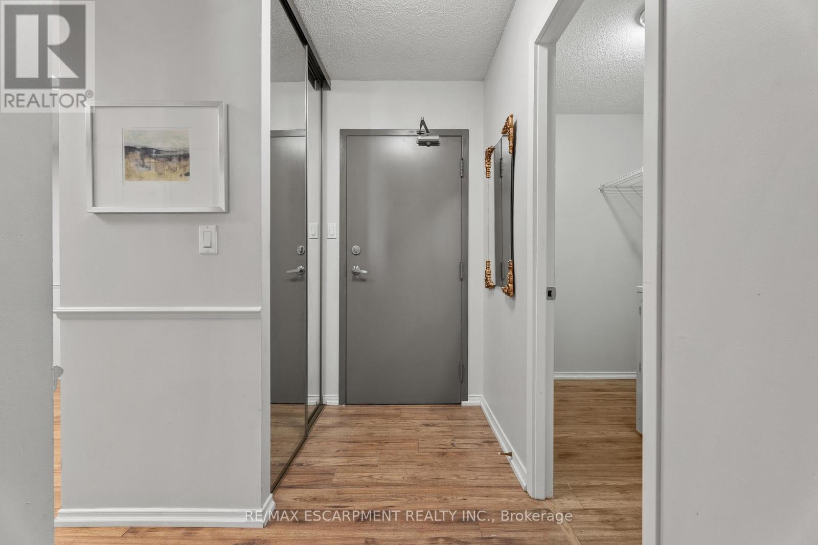 302 - 1201 North Shore Boulevard E, Burlington, Ontario  L7S 1Z5 - Photo 8 - W12487729