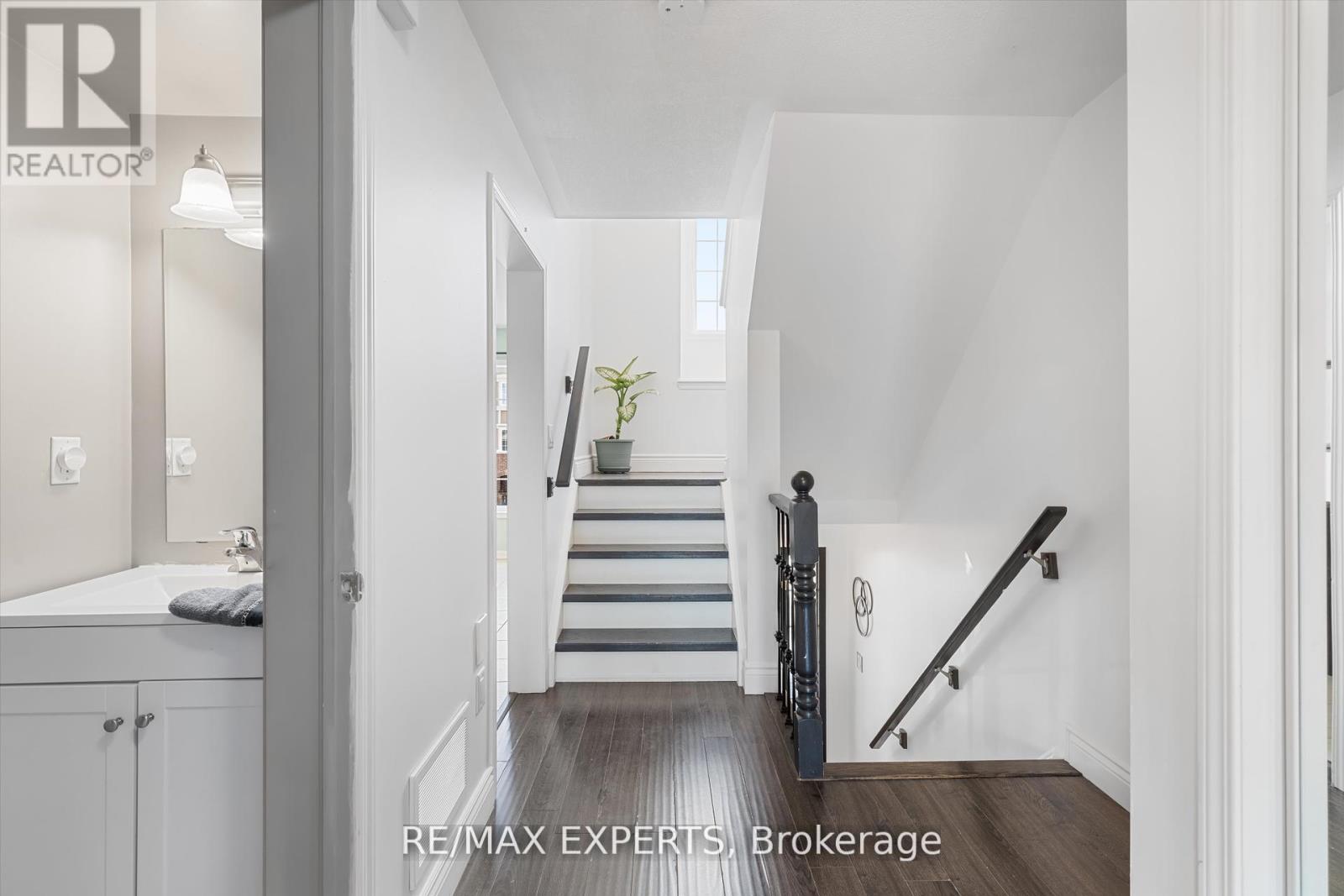 84 Vanhorne Close, Brampton, Ontario  L7A 0X9 - Photo 12 - W12487730