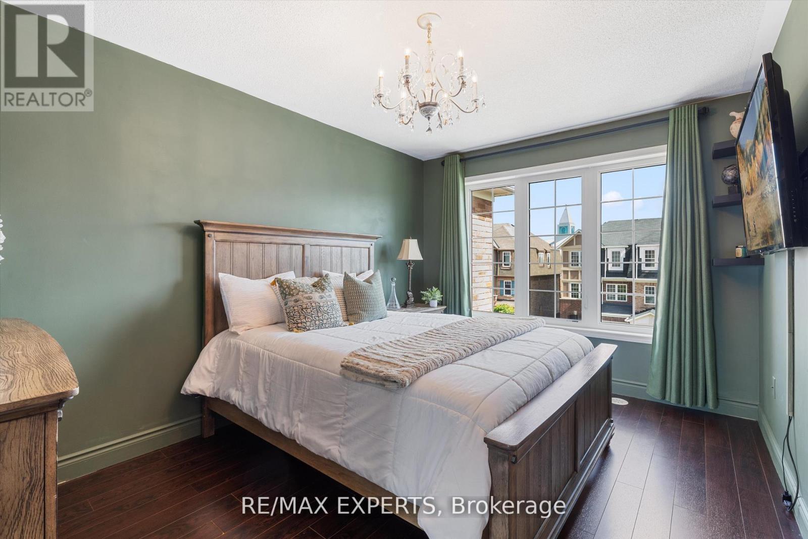 84 Vanhorne Close, Brampton, Ontario  L7A 0X9 - Photo 16 - W12487730