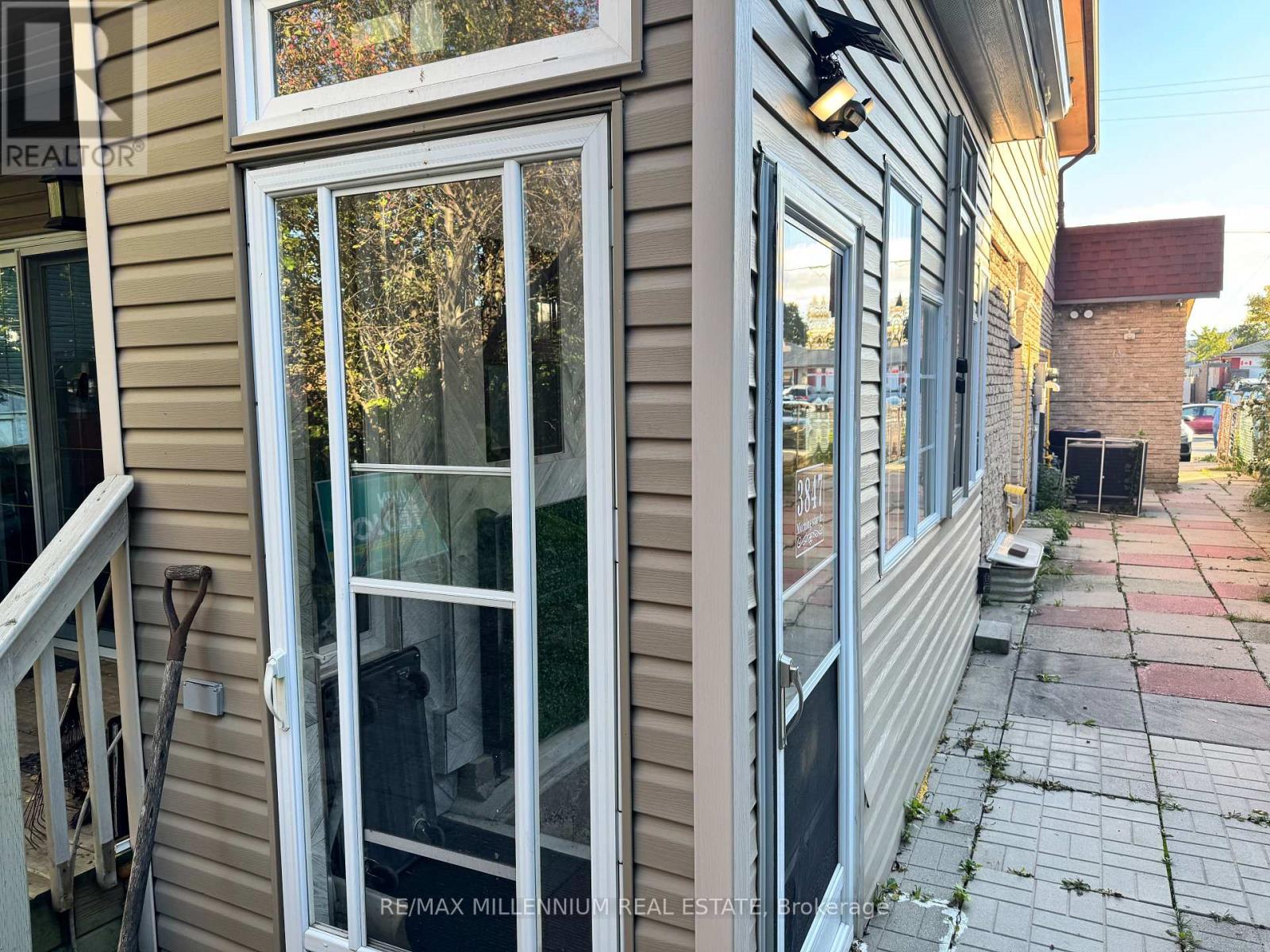 3847 Morning Star Drive, Mississauga, Ontario  L4T 3K2 - Photo 10 - W12487736