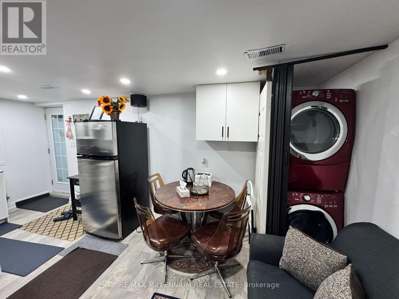 3847 Morning Star Drive, Mississauga, Ontario  L4T 3K2 - Photo 2 - W12487736