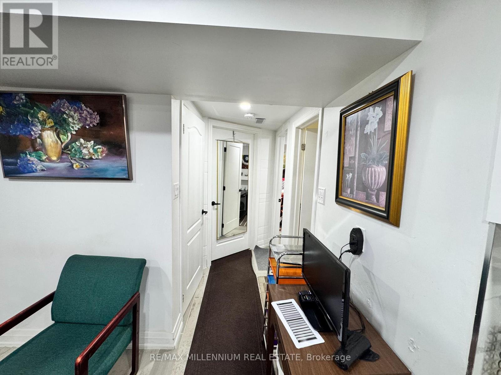 3847 Morning Star Drive, Mississauga, Ontario  L4T 3K2 - Photo 4 - W12487736